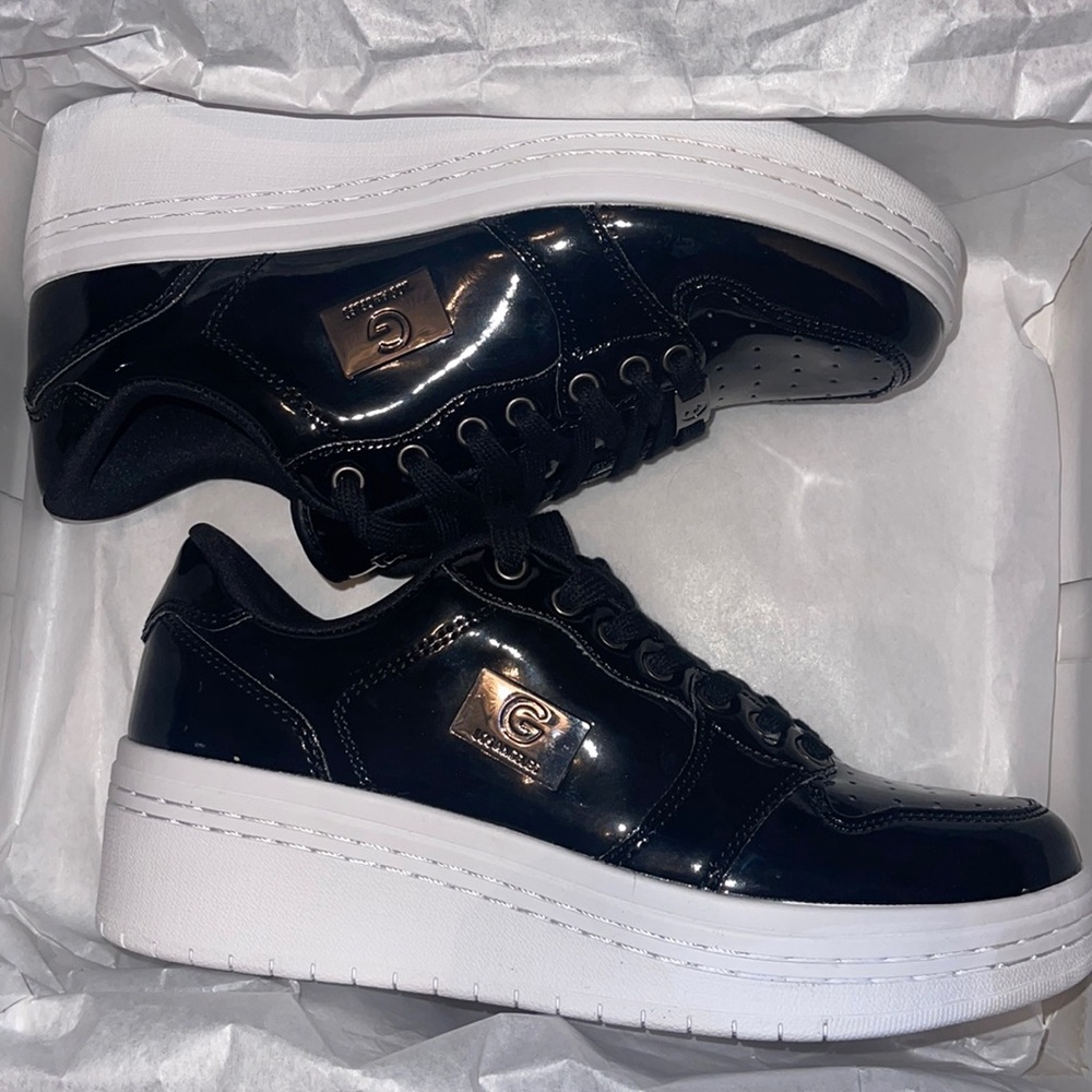 Retro NEW Millenial chunky platform sneaker‎